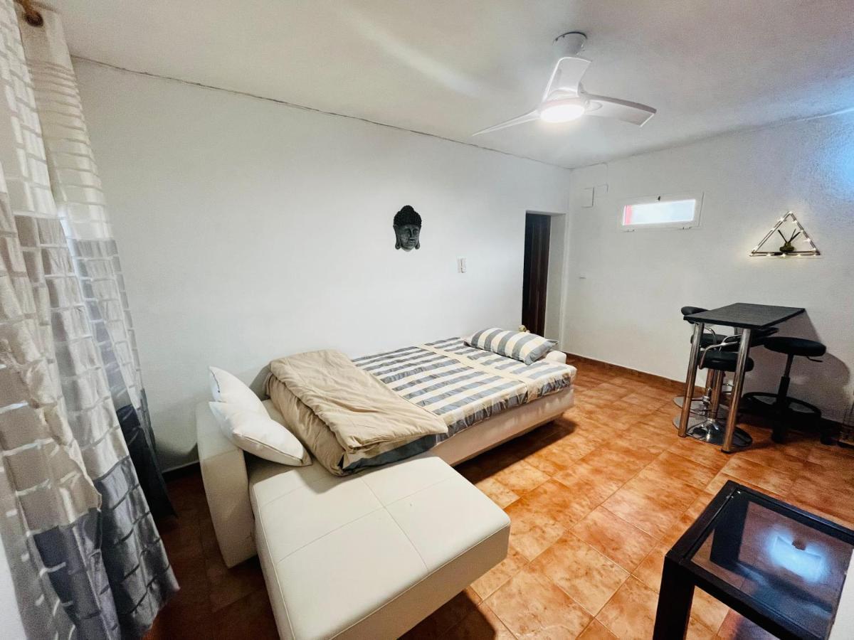 Hébergement de vacances Estudio Adosado Acogedor Con Jardin, Barbacoa Y Parking Privado *