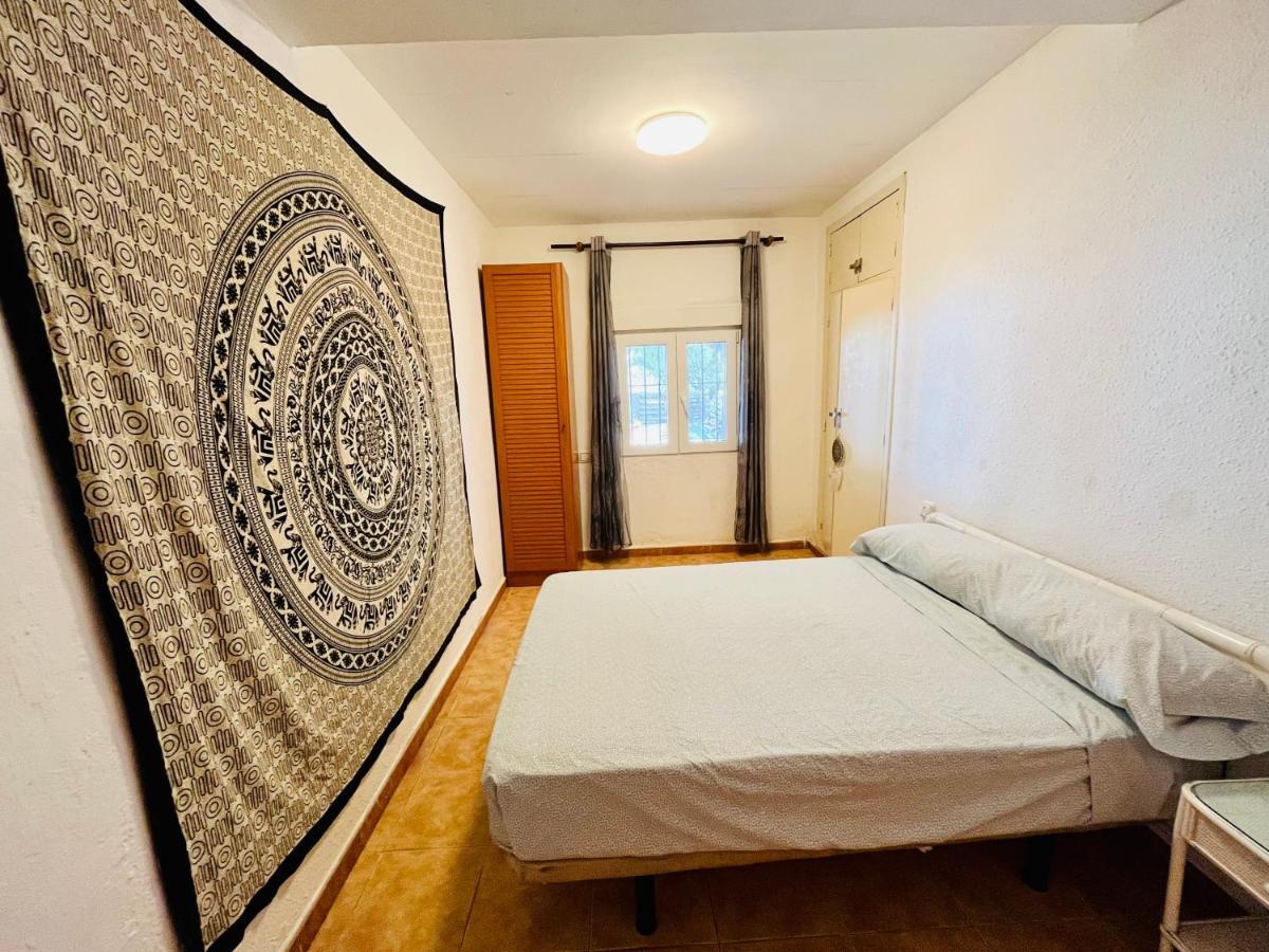 Estudio Adosado Acogedor Con Jardin, Barbacoa Y Parking Privado Hébergement de vacances *