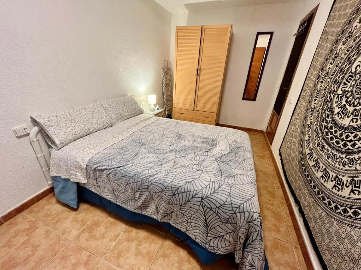 Estudio Adosado Acogedor Con Jardin, Barbacoa Y Parking Privado Hébergement de vacances *